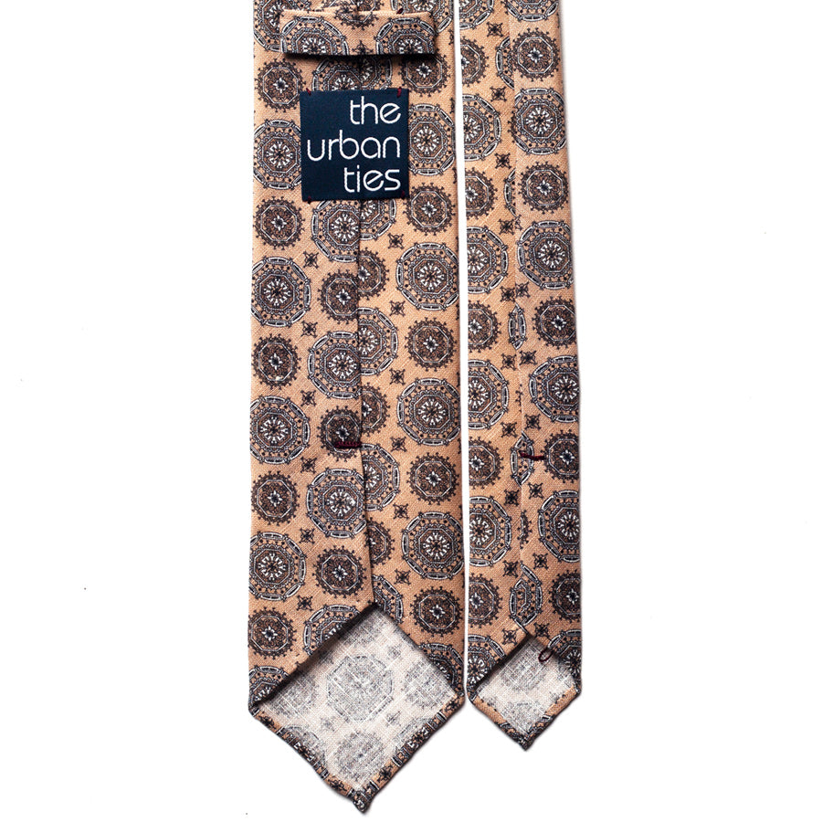 VINTAGE MEDALLION LINEN TIE