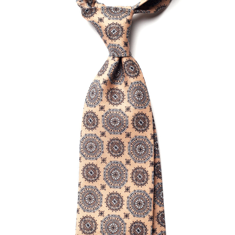 VINTAGE MEDALLION LINEN TIE